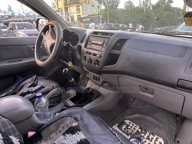 Toyota Hilux 2008 Black