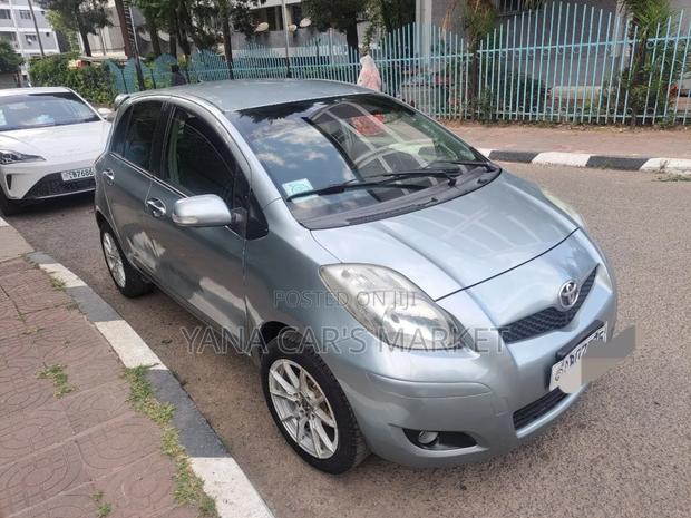 Toyota Yaris 2008 Gray