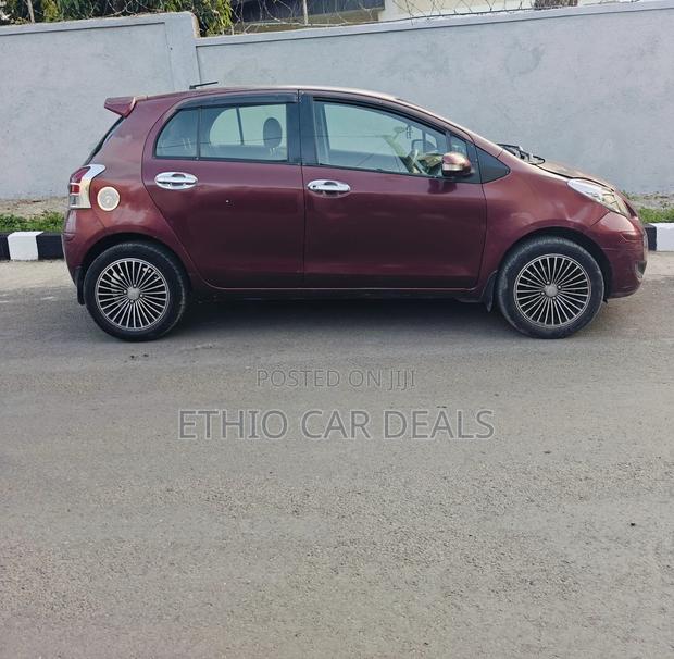 Toyota Yaris 2010 Burgundy