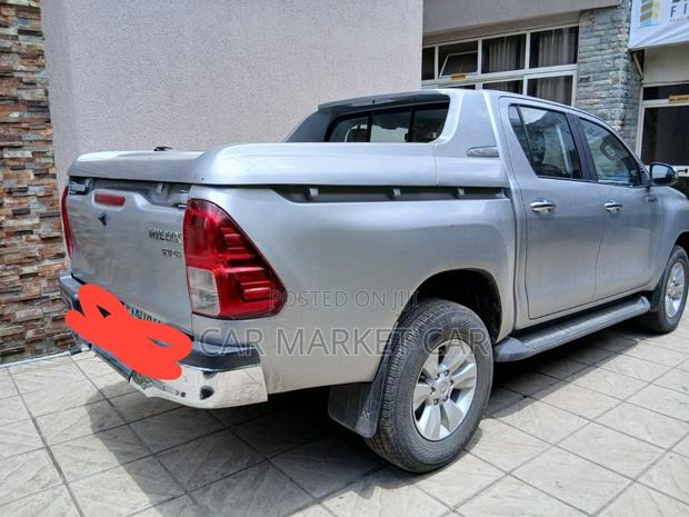Toyota Hilux Revo Double Cab Deisel 2.4 RWD 2016 Silver