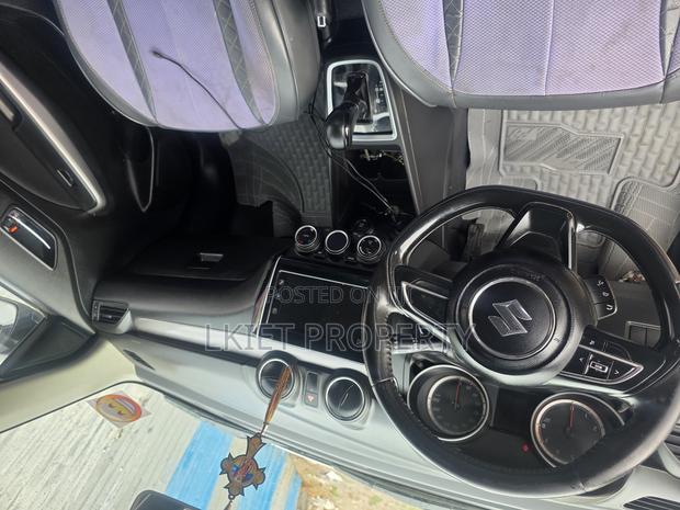 Suzuki Swift 2021 White