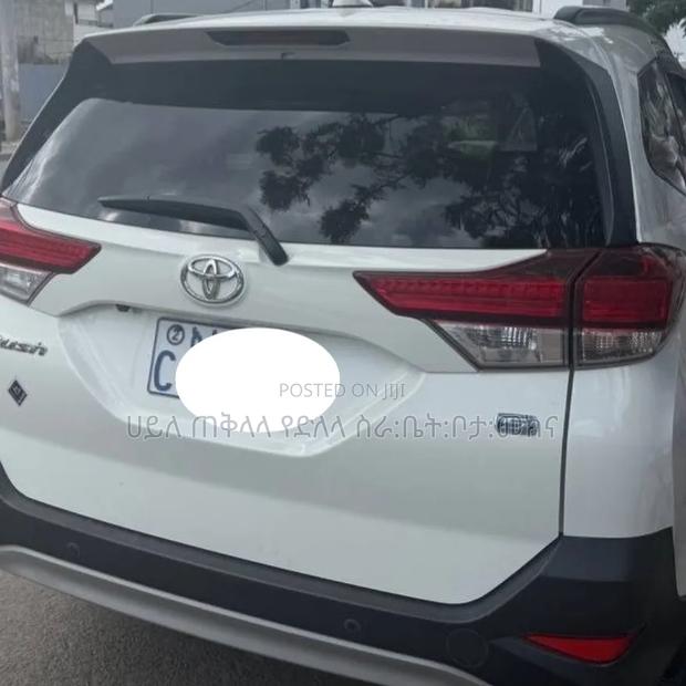 Toyota Rush 2023 Off white