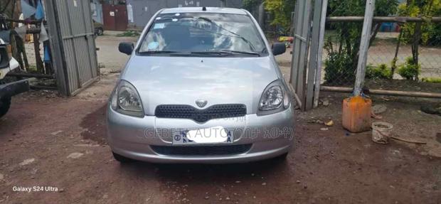 Toyota Vitz 2001
