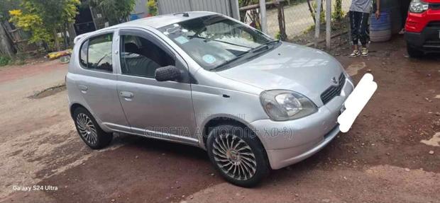 Toyota Vitz 2001