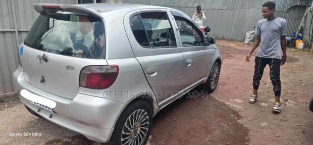 Toyota Vitz 2001
