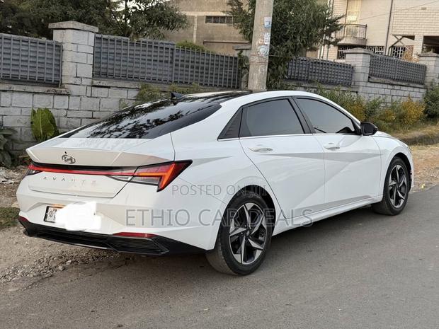 Hyundai Avante 2021 White