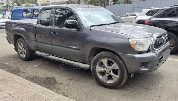 Toyota Tacoma 2014 Black