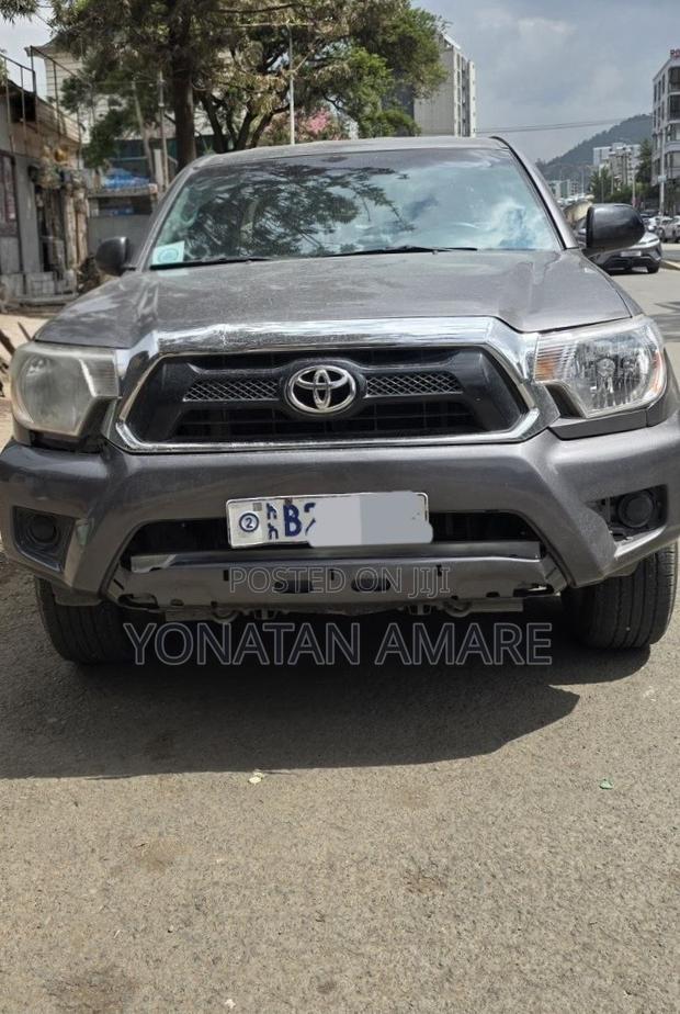 Toyota Tacoma 2013 Gray