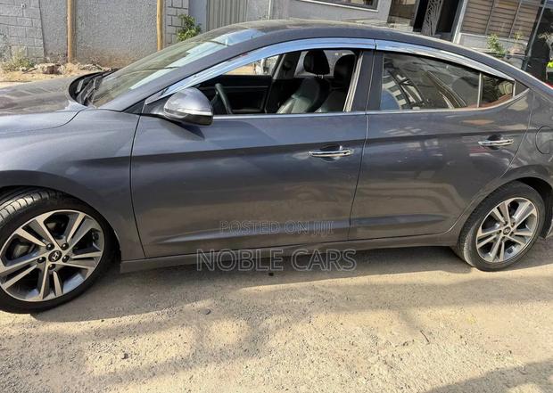 Hyundai Avante 2017 Gray