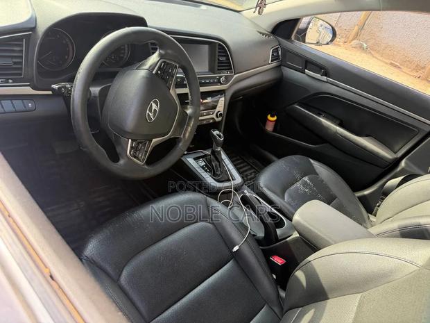 Hyundai Avante 2017 Gray