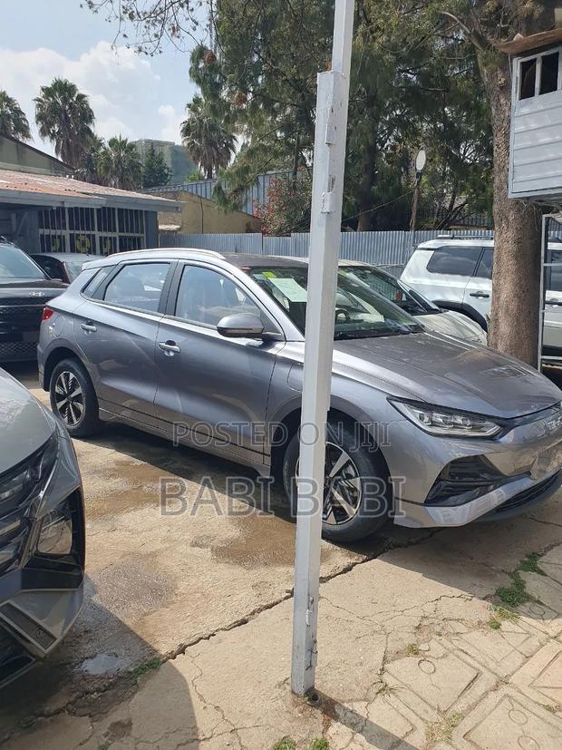 New BYD E2 43 kWh 94 hp FWD 2025 Gray