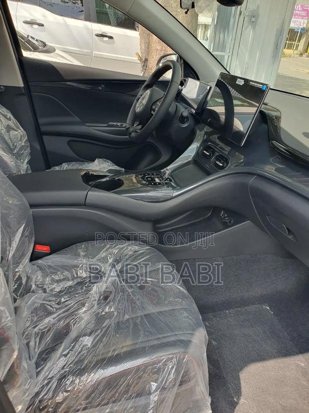 New BYD E2 43 kWh 94 hp FWD 2025 Gray
