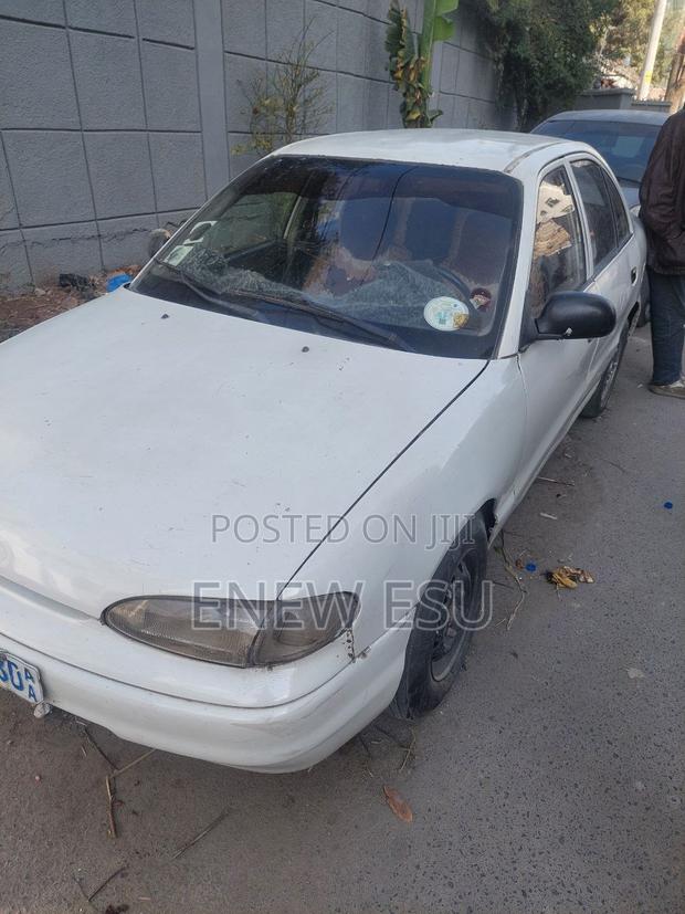 Hyundai Accent 1999 White