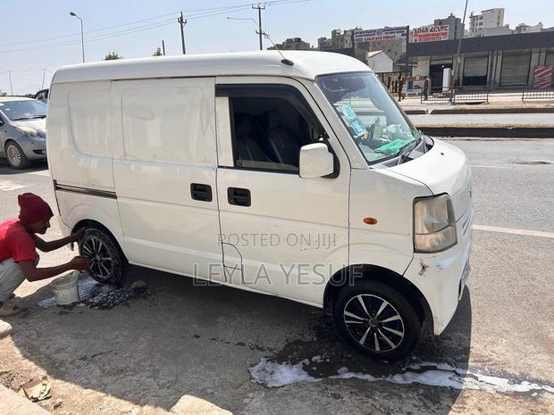 Suzuki Every Wagon 2006 White