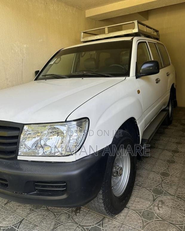 Toyota Land Cruiser 2007 White