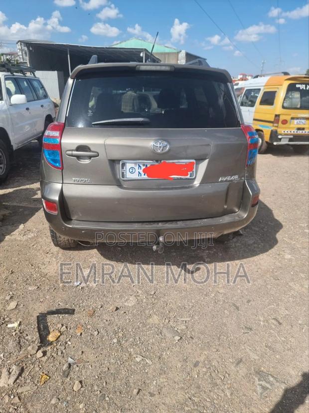 Toyota RAV4 2011 Gray