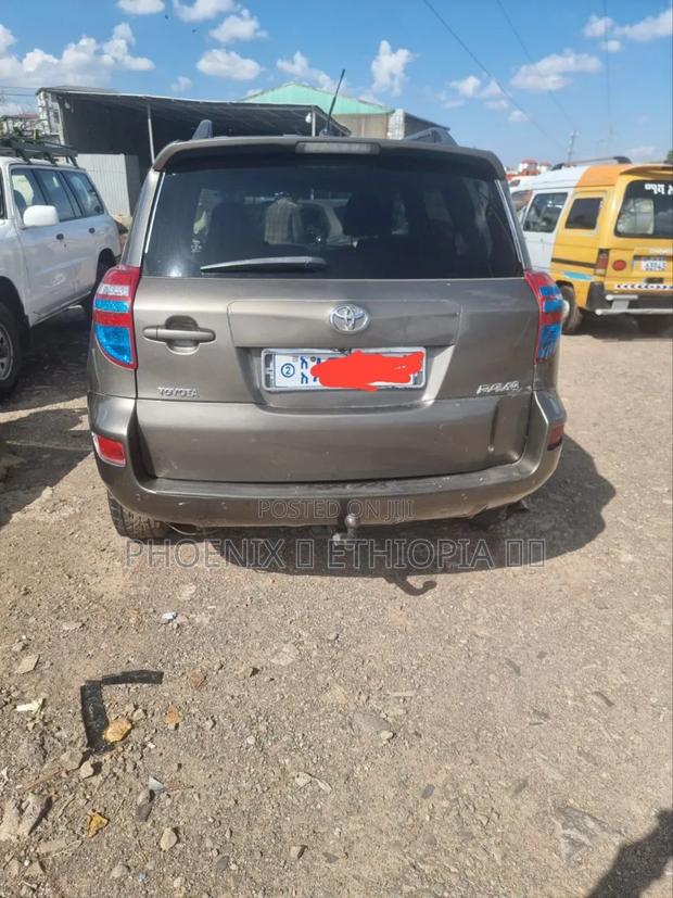 Toyota RAV4 2011 Gray