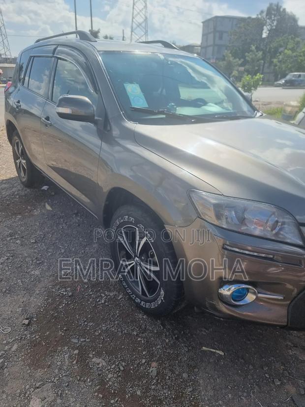 Toyota RAV4 2011 Gray