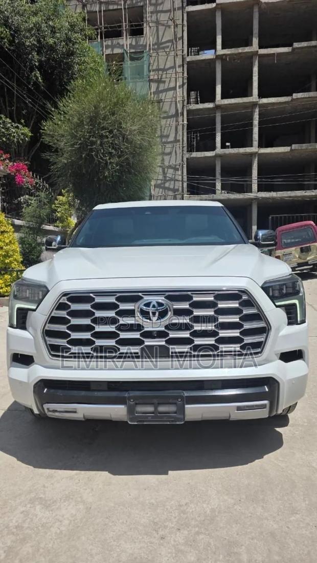 Toyota Sequoia 2024 White