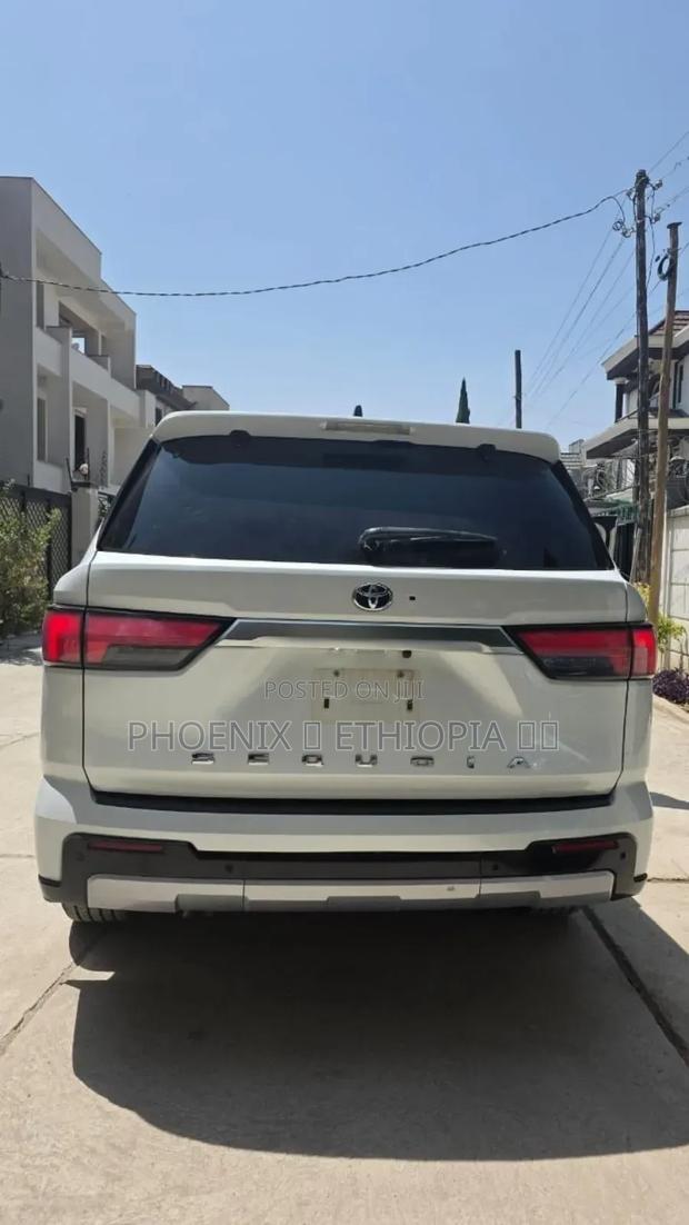 Toyota Sequoia 2024 White