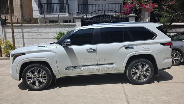 Toyota Sequoia 2024 White