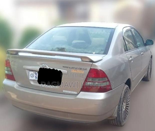 Toyota Corolla 2004 Gold