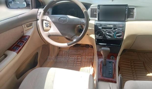 Toyota Corolla 2004 Gold