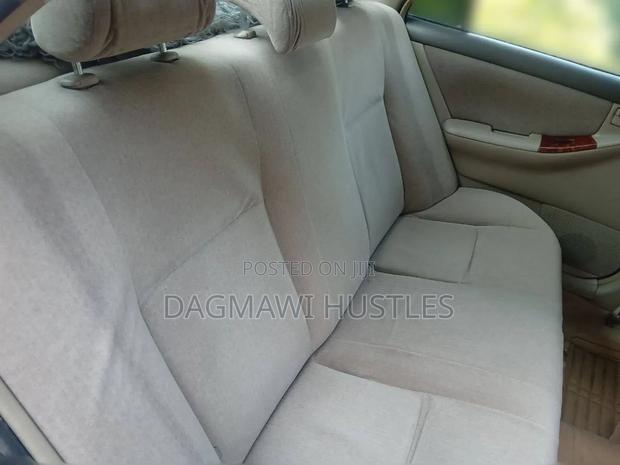 Toyota Corolla 2004 Gold