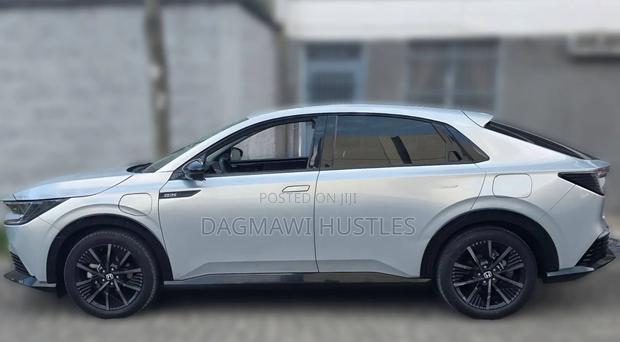 Honda e:NS2 68.8 kWh FWD 2025 Silver