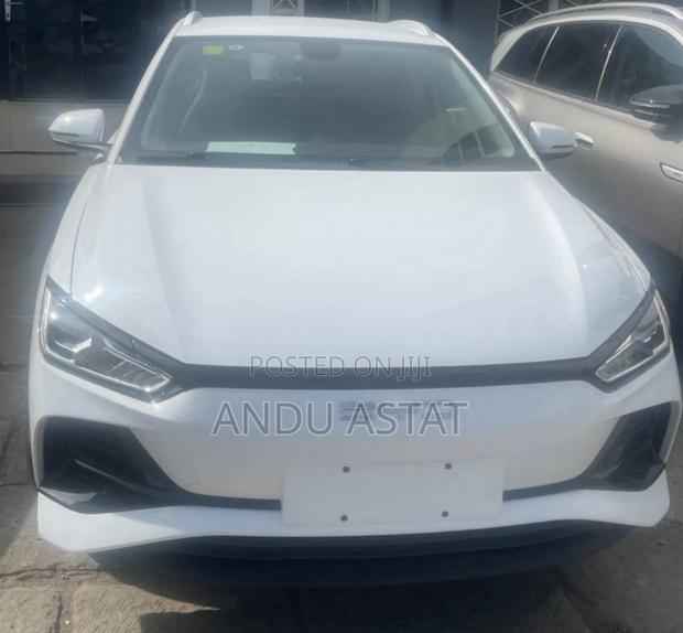 BYD E2 43 kWh 94 hp FWD 2024 White