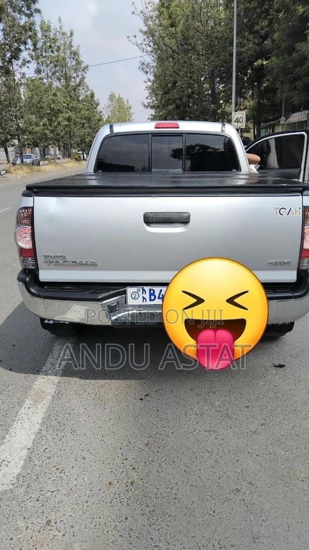 Toyota Tacoma 2011 Silver