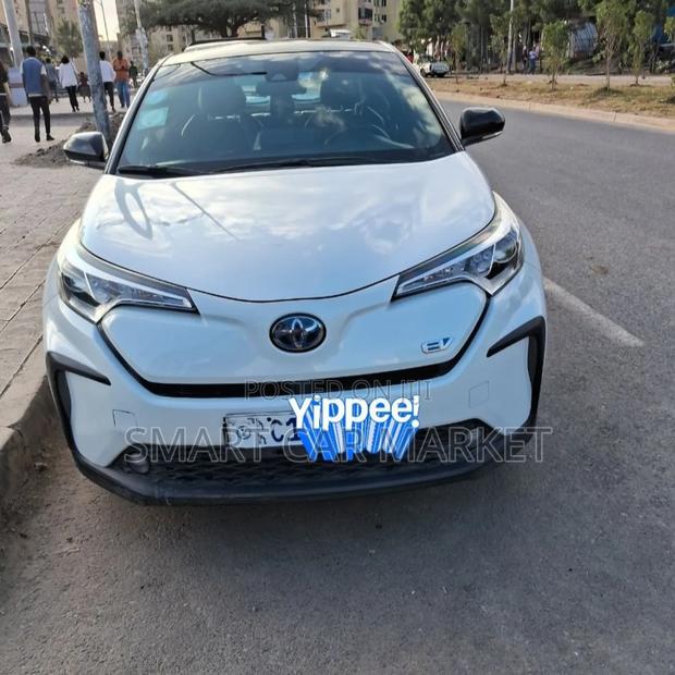 Toyota C-HR 2022 White