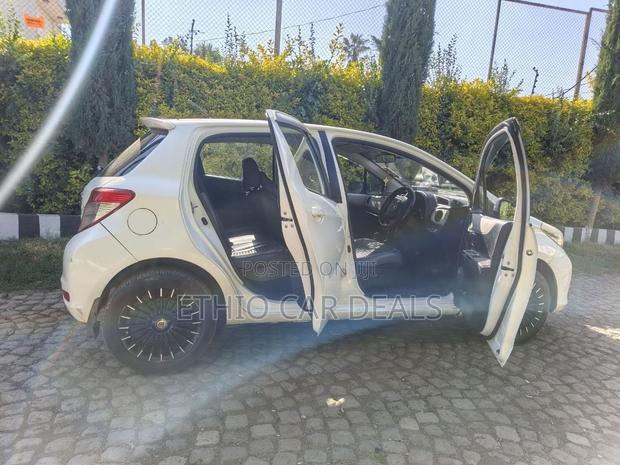 Toyota Yaris 2015 Silver