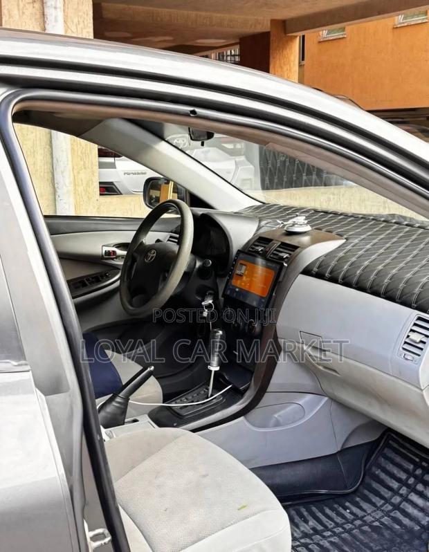 Toyota Corolla 2011 Gray