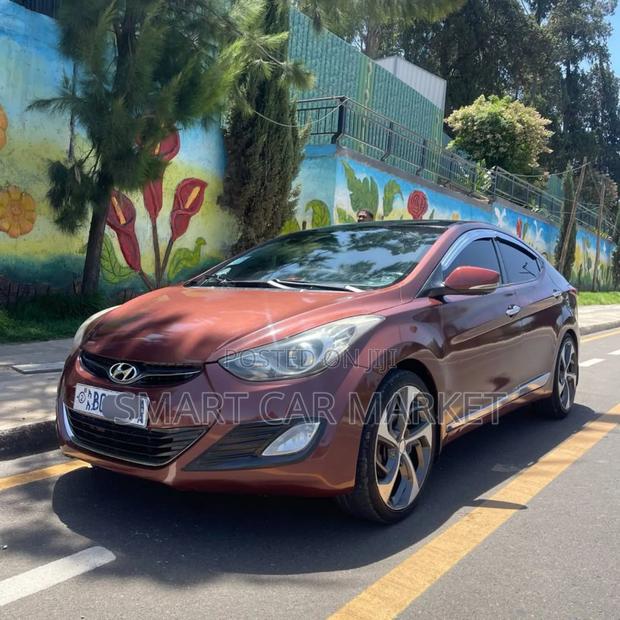 Hyundai Avante 2013 Burgundy