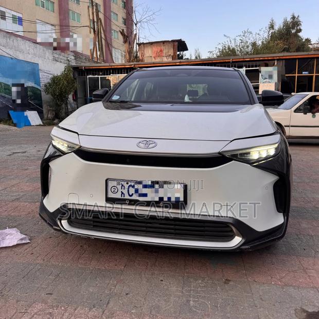 Toyota bZ4X 2023 White