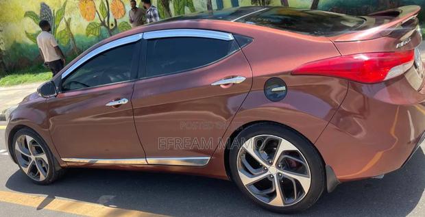 Hyundai Avante 2013