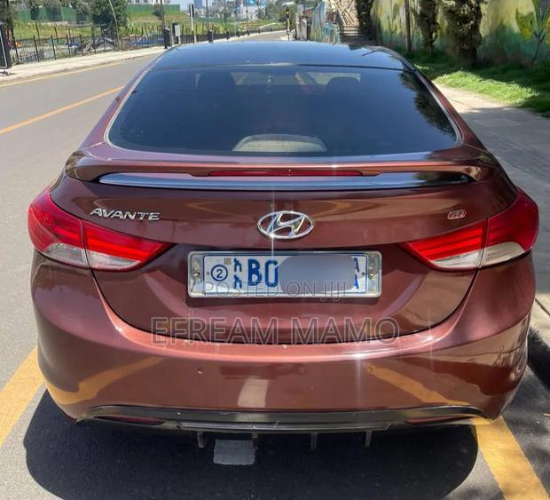 Hyundai Avante 2013