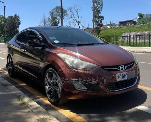 Hyundai Avante 2013
