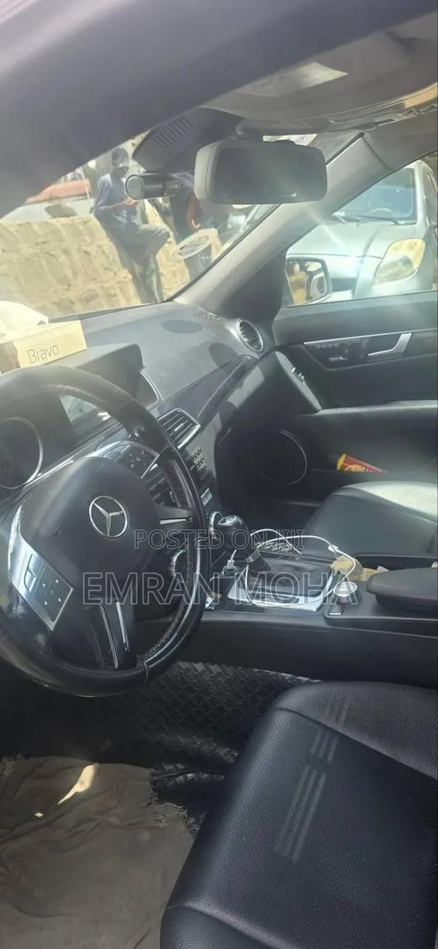 Mercedes-Benz C200 2012 Silver