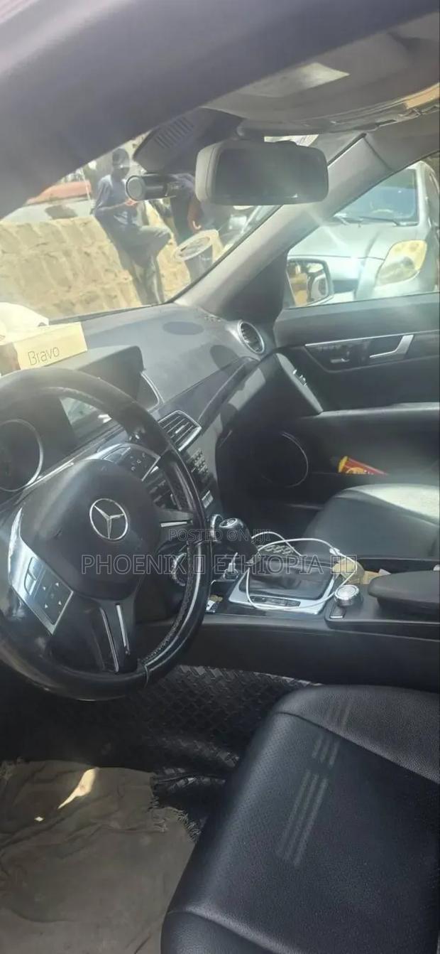 Mercedes-Benz C200 2012 Silver