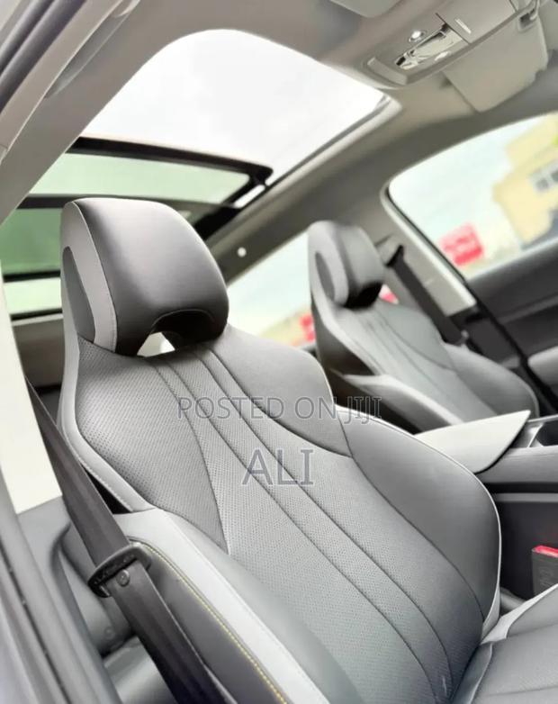 New BYD Seal DM-i 2025 Silver