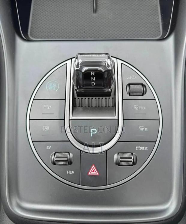New BYD Seal DM-i 2025 Silver