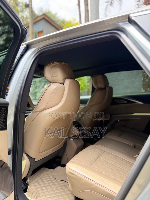 Cadillac Lyriq 2023 Silver