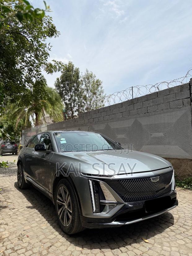 Cadillac Lyriq 2023 Silver