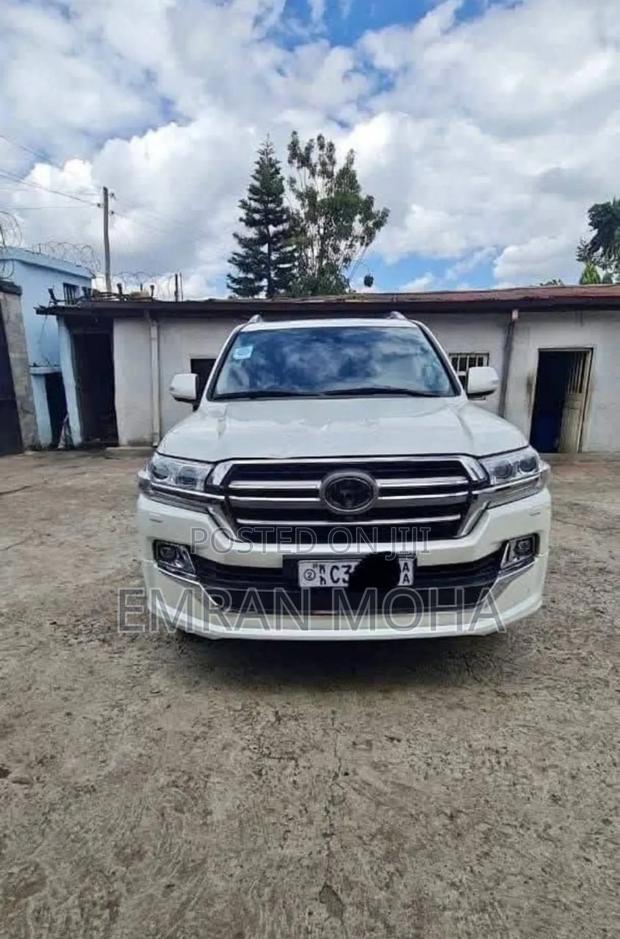 Toyota Land Cruiser 2020 White