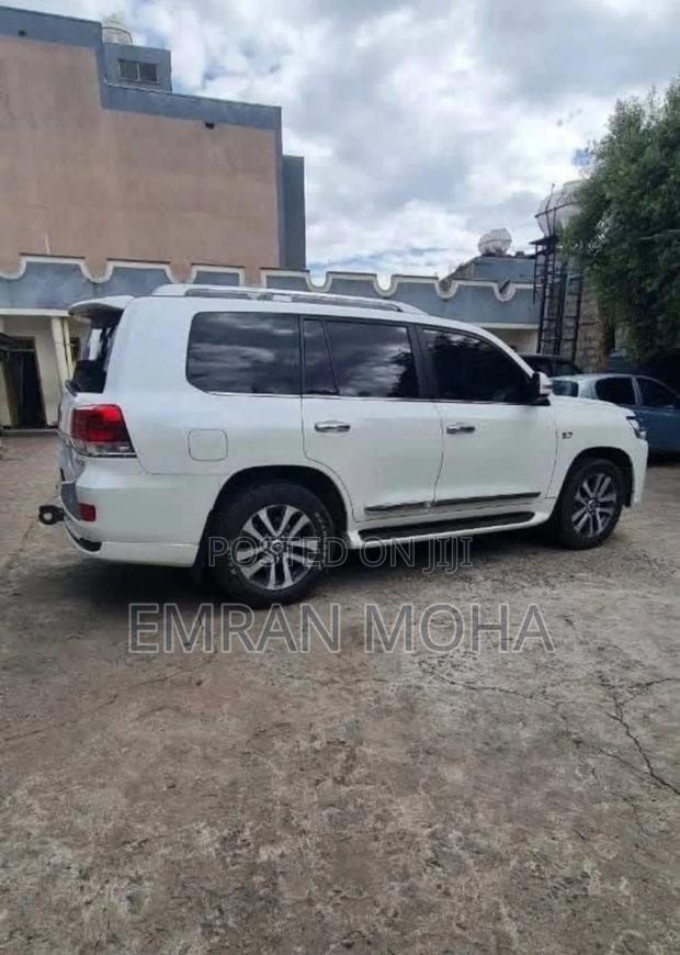 Toyota Land Cruiser 2020 White