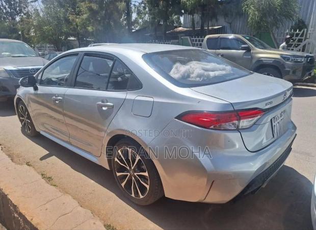 Toyota Corolla 2022 Silver