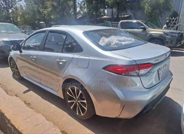 Toyota Corolla 2022 Silver