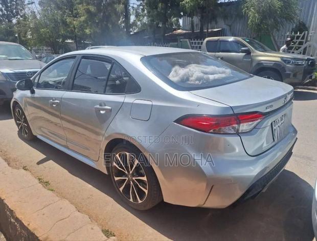Toyota Corolla 2022 Silver
